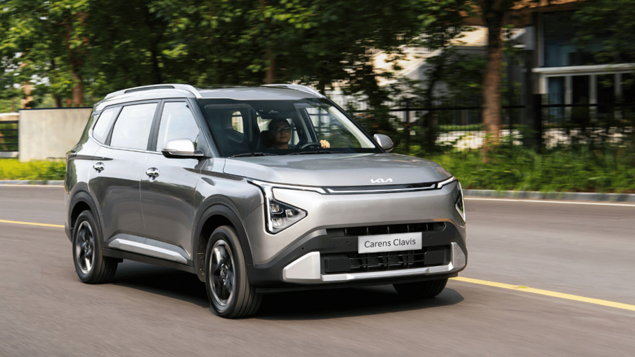 Ngoại Thất Kia Carens Clavis
